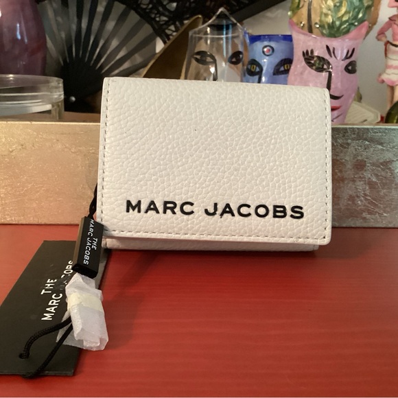 Marc Jacobs Handbags - Marc Jacobs Trifold Wallet